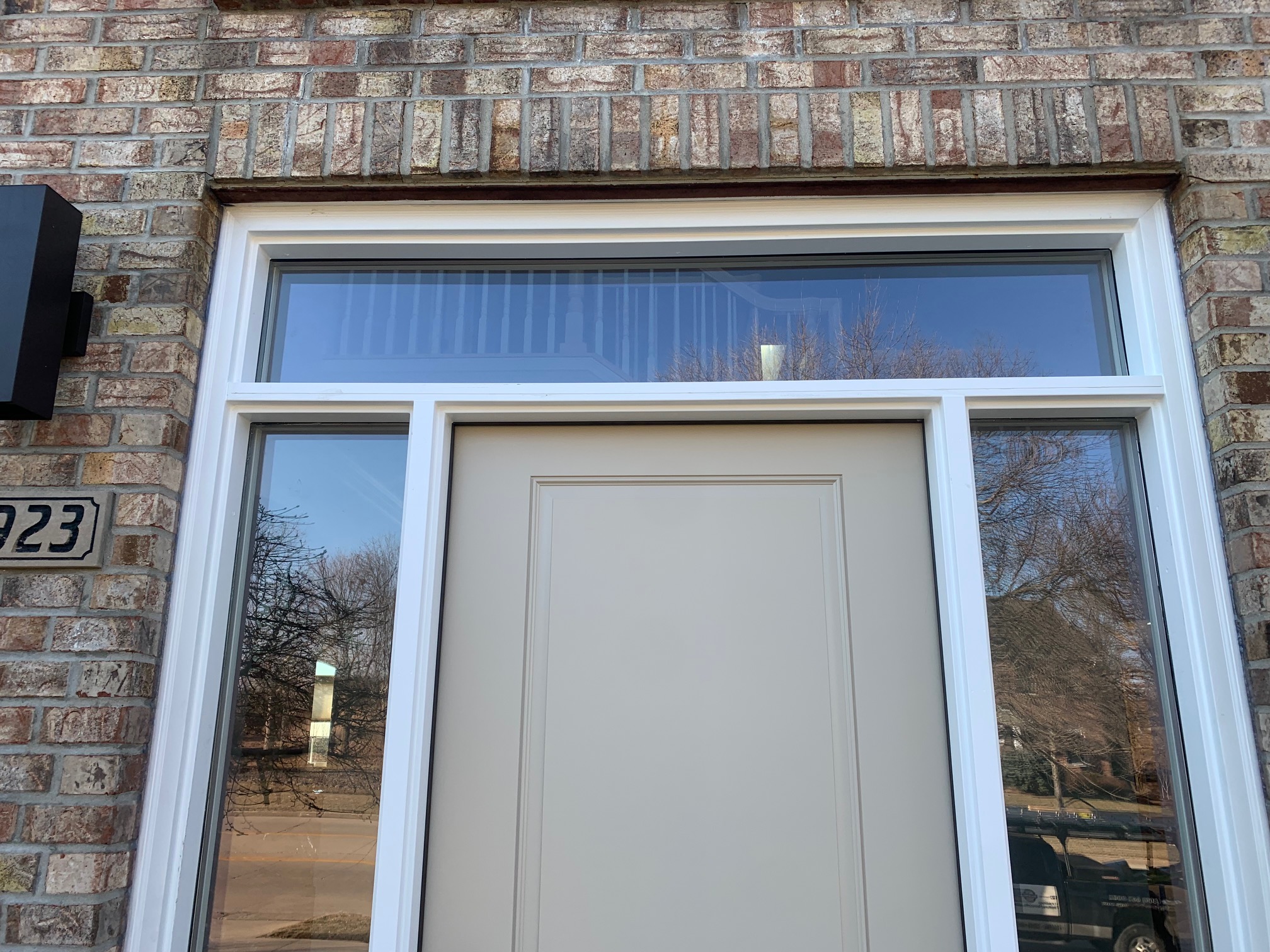 Signs It’s Time to Replace Your Entry Door: A Guide to Enhancing Security, Energy Efficiency, and Curb Appeal